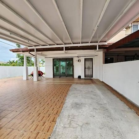 Rawang Conner Lot Homestay Esterno foto